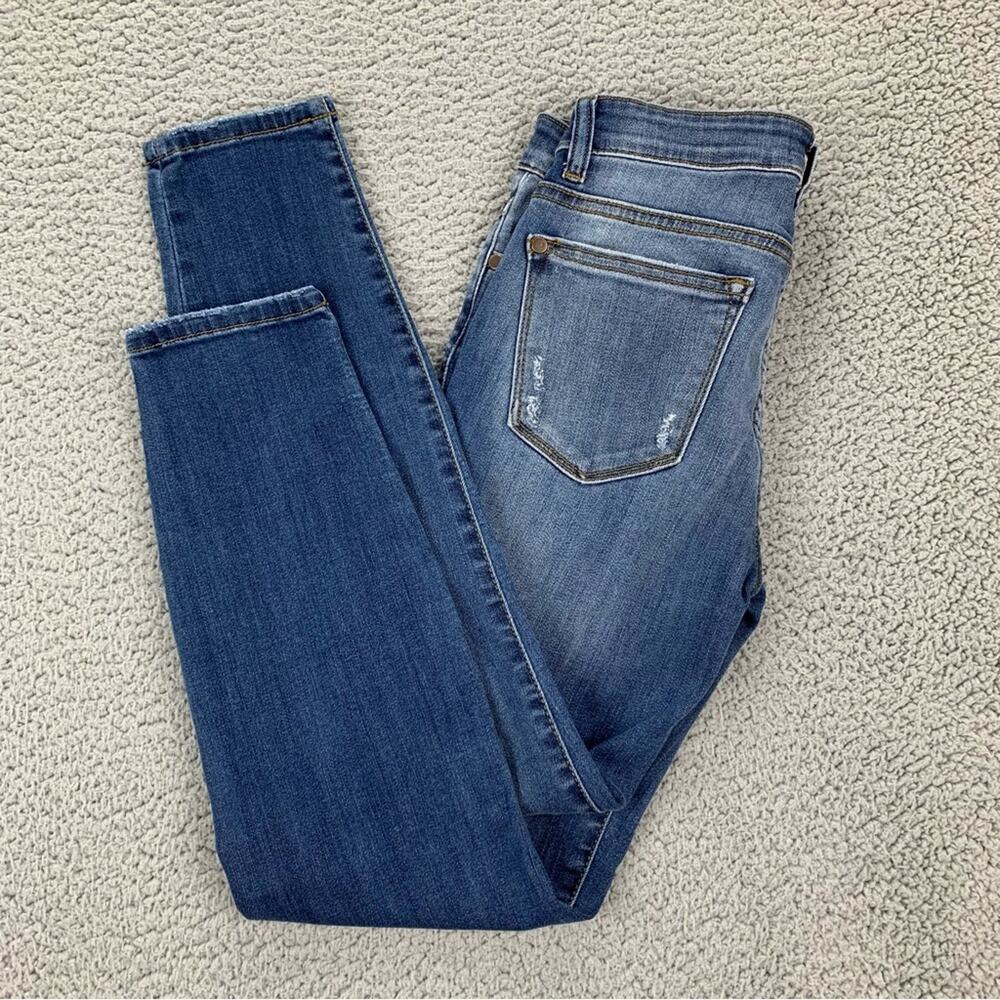 Judy Blue Women's Relaxed Fit Distressed Denim Jeans Style JB8271DK Size: 5/27 - Picture 5 of 15
